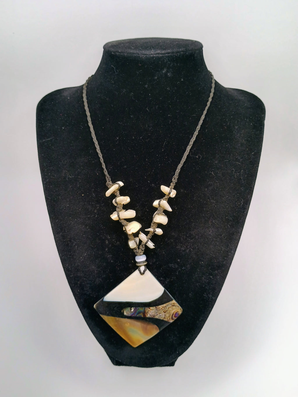 Handmade Macrame Mother-of-Pearl Necklace, Geometric Mother-of-Pearl Shell Pendant