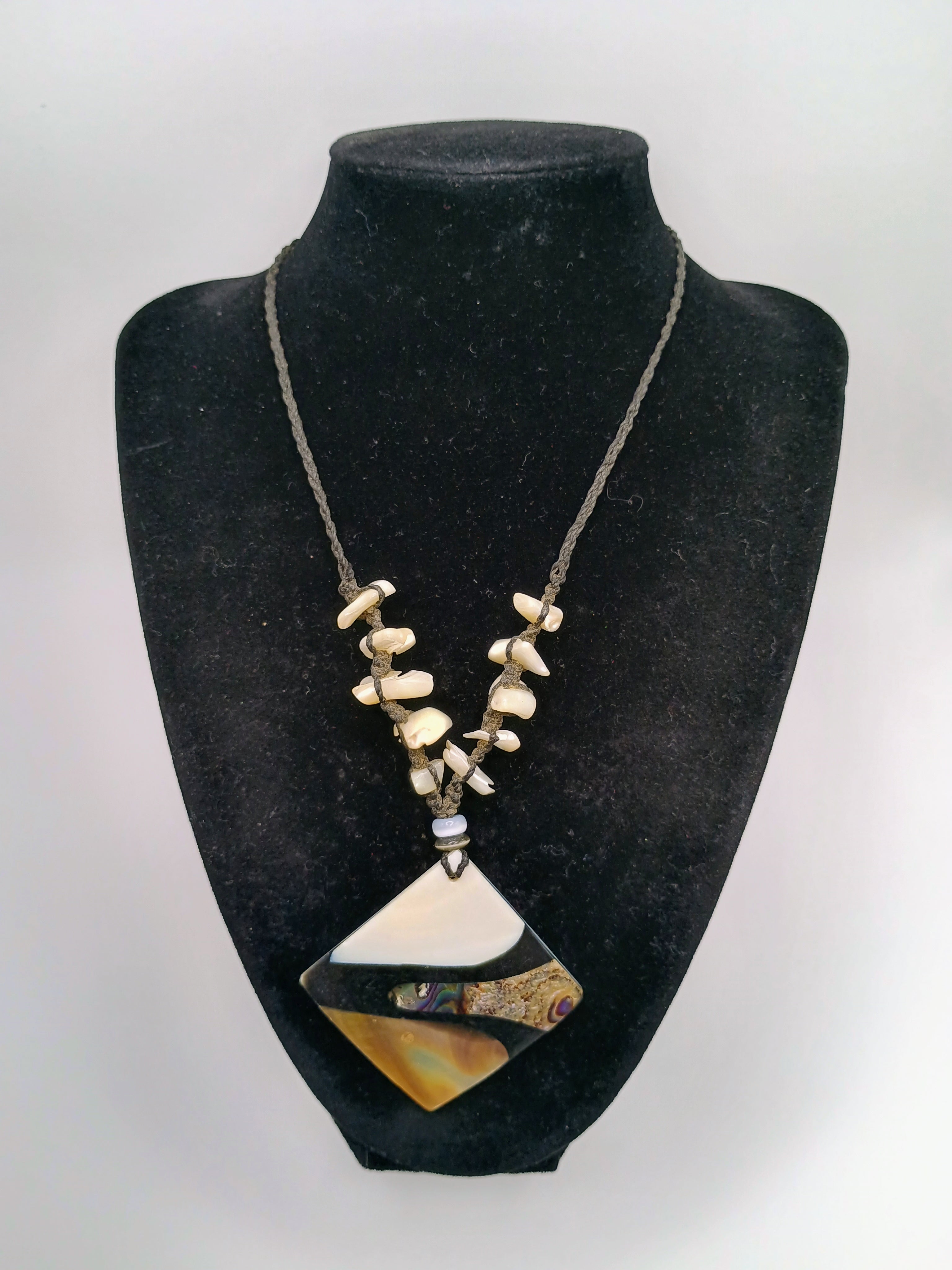 Handmade Macrame Mother-of-Pearl Necklace, Geometric Mother-of-Pearl Shell Pendant