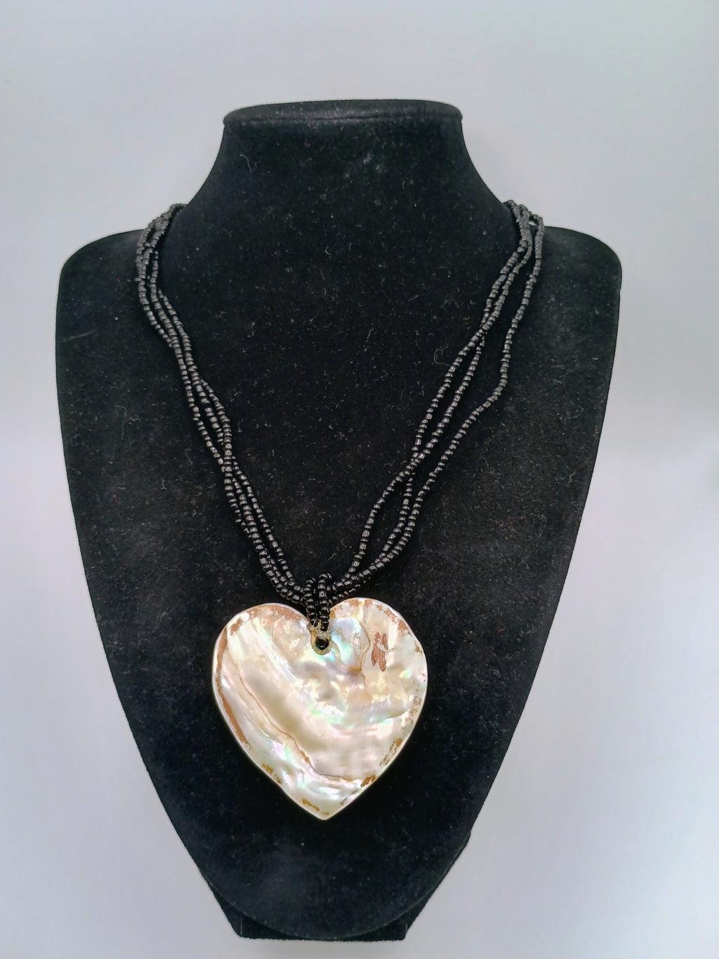 Handmade Mother-of-Pearl Heart Necklace Choker with Beads and Natural Shell Pendant