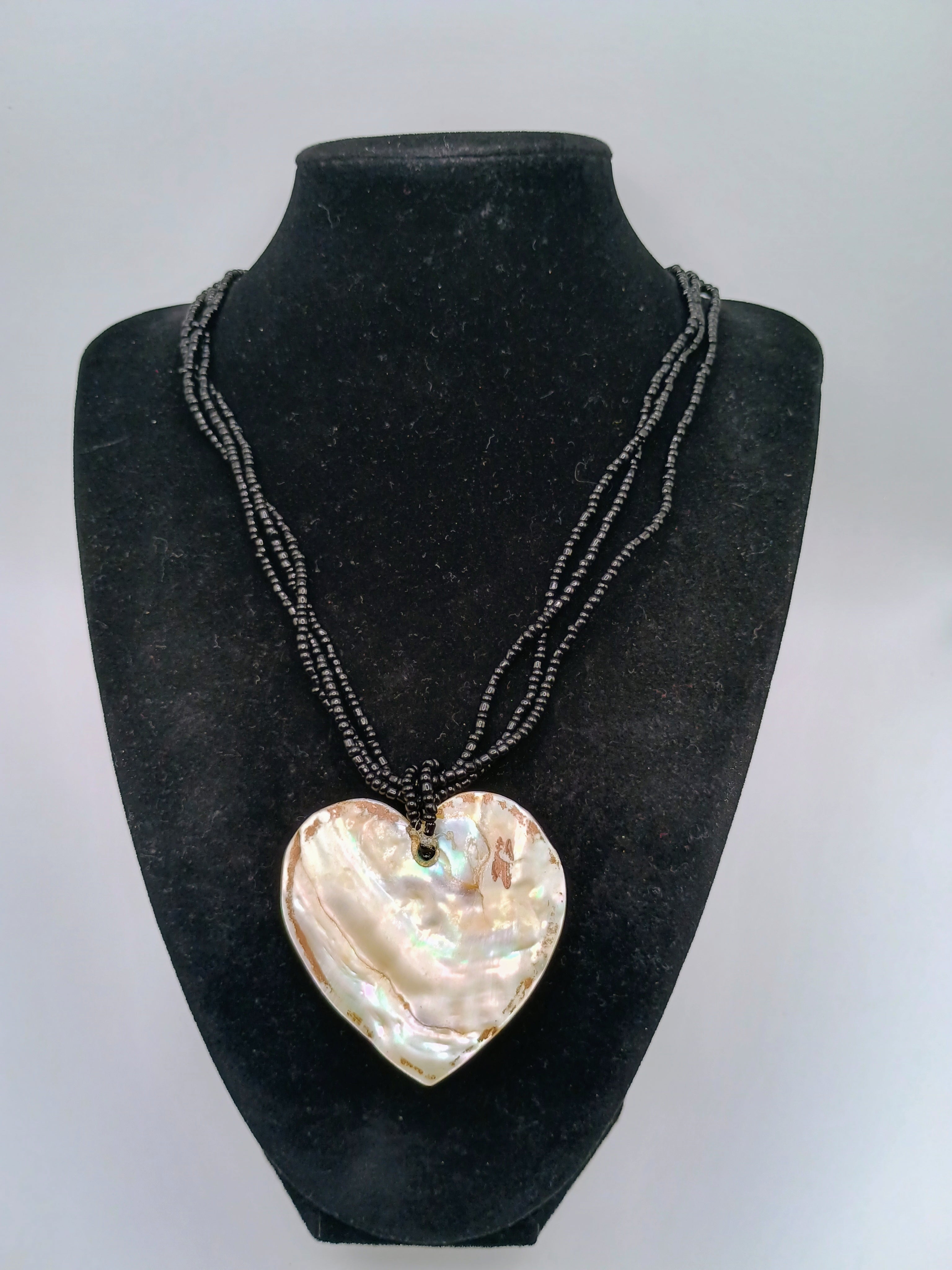 Handmade Mother-of-Pearl Heart Necklace Choker with Beads and Natural Shell Pendant