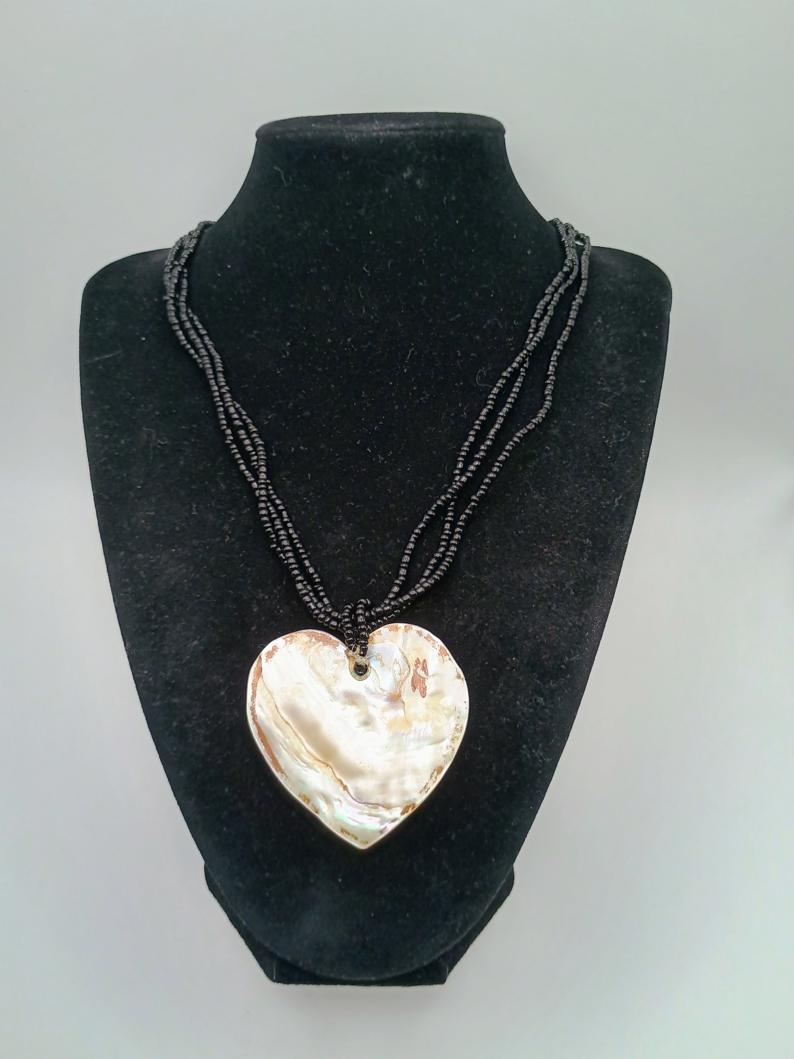 Handmade Mother-of-Pearl Heart Necklace Choker with Beads and Natural Shell Pendant