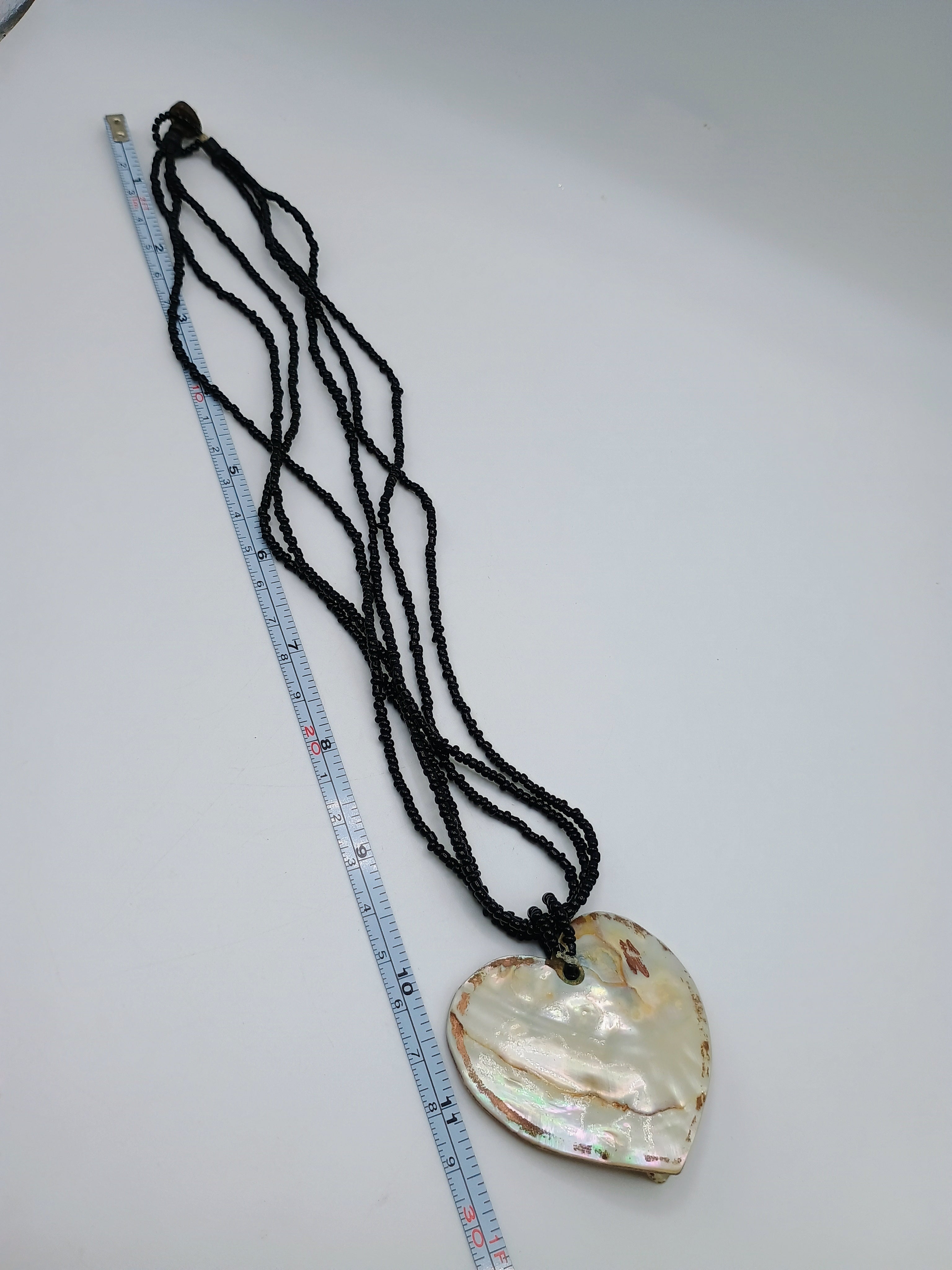 Handmade Mother-of-Pearl Heart Necklace Choker with Beads and Natural Shell Pendant