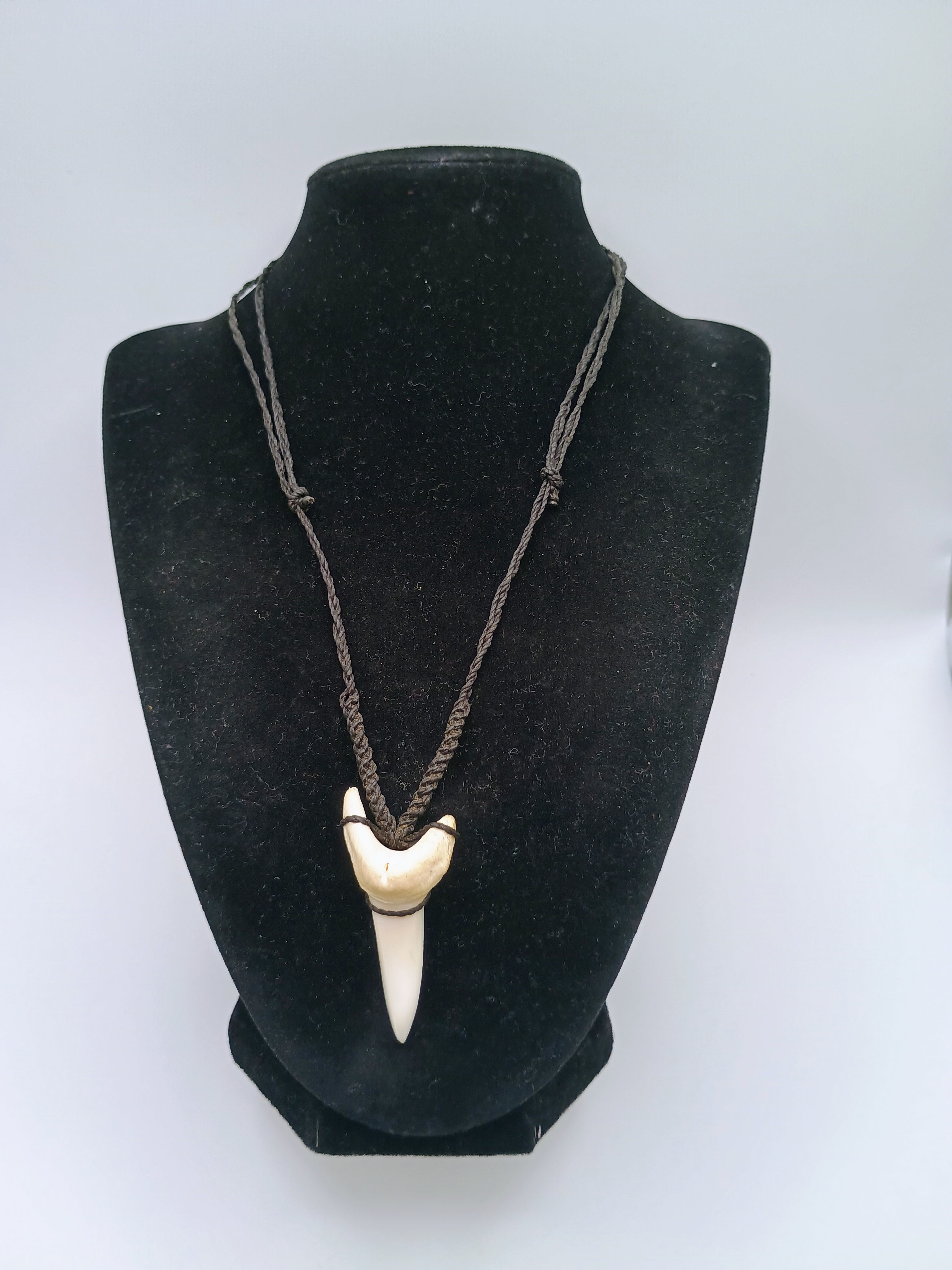 Macrame Necklace Made with Dandelion and Seaweed - Peruvian Handicraft