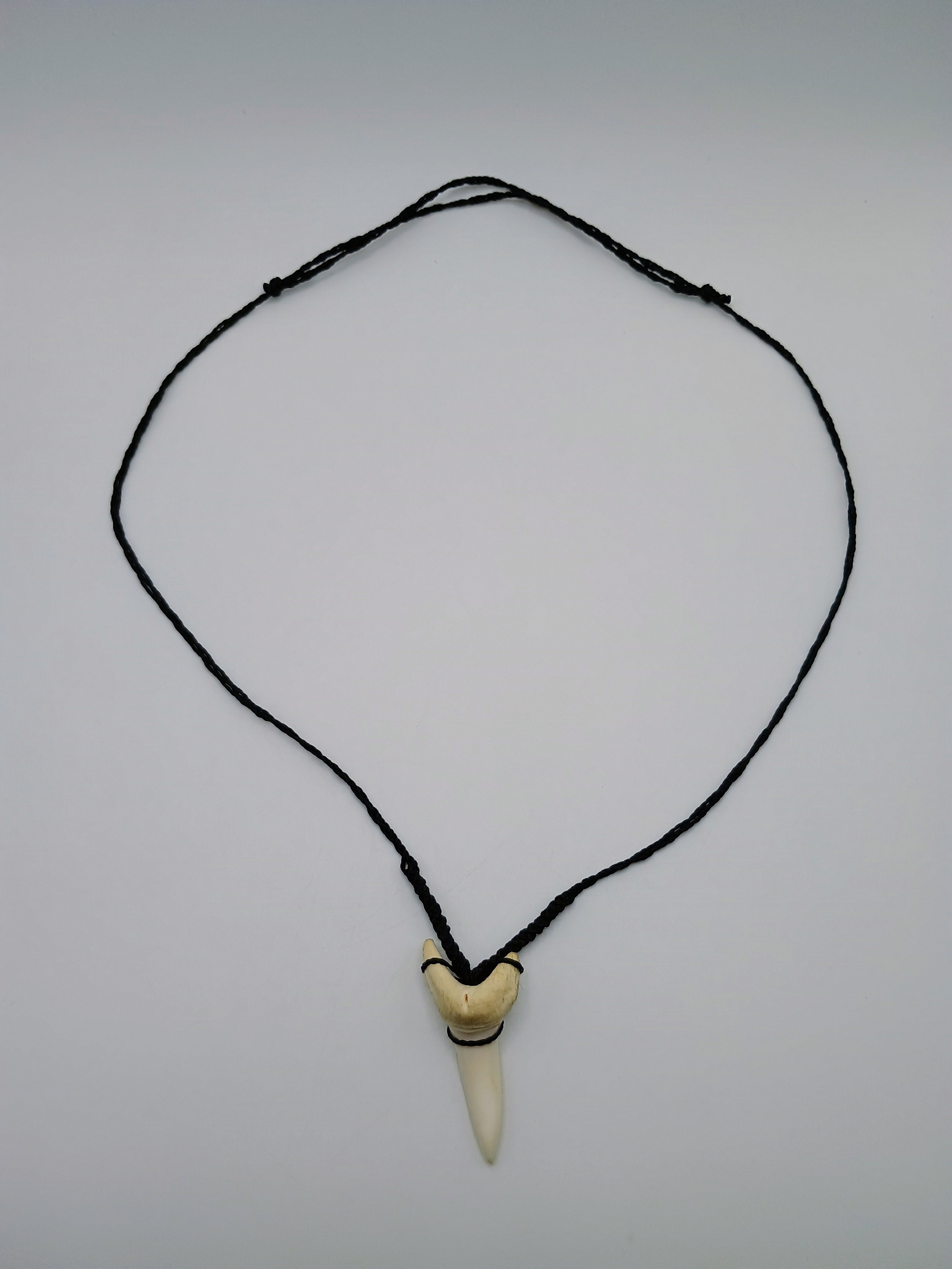 Macrame Necklace Made with Dandelion and Seaweed - Peruvian Handicraft