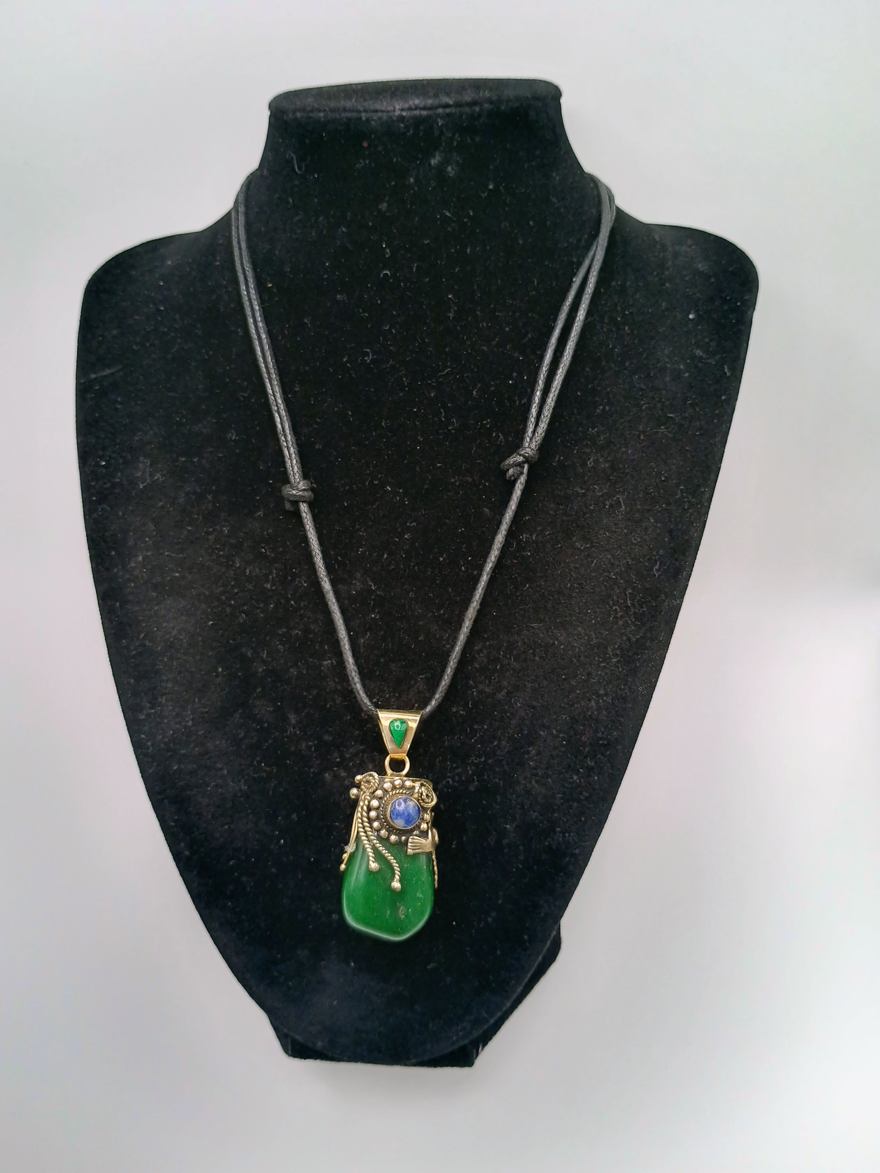 Exquisite 950 Sterling Silver Pendant Necklace with Natural Stone