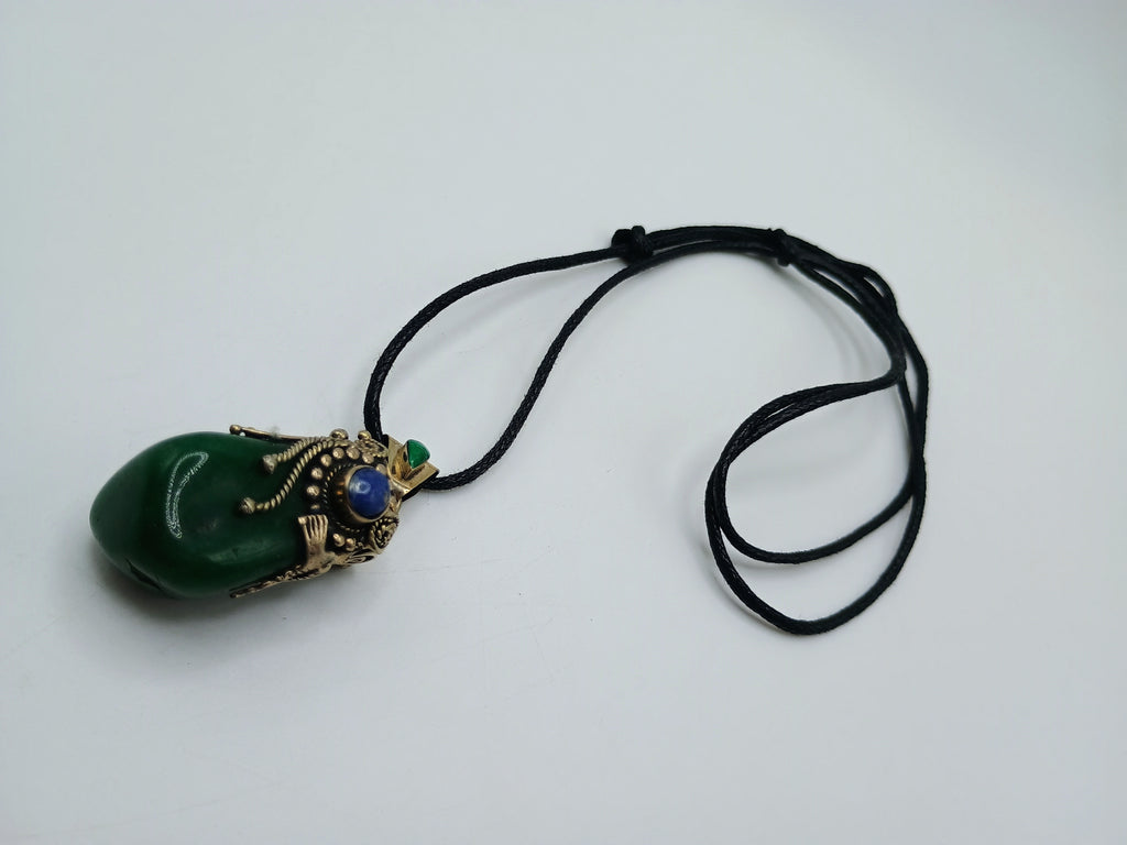 Exquisite 950 Sterling Silver Pendant Necklace with Natural Stone