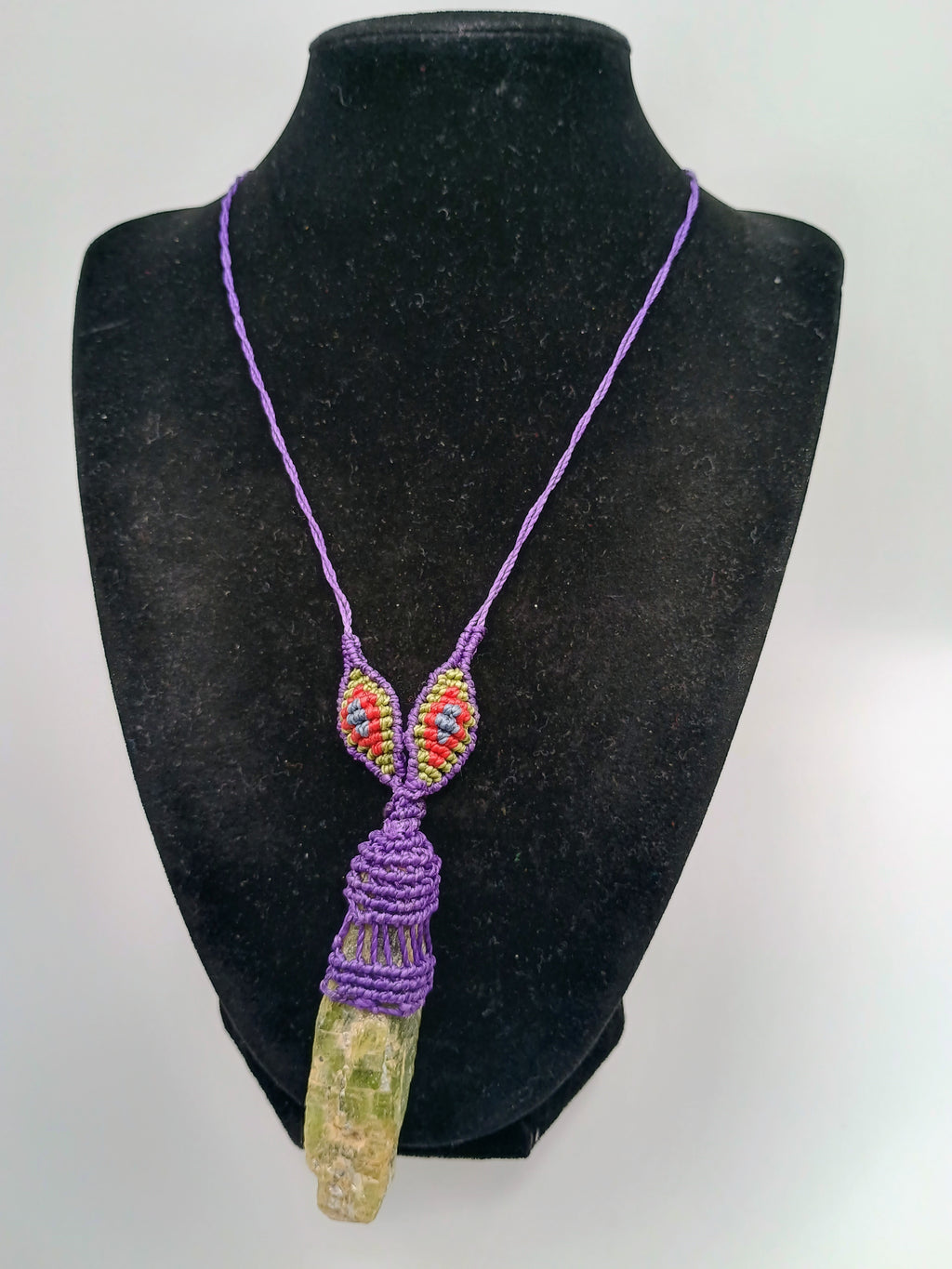 Macrame Necklace with Natural Green Stone, Hand-Woven Spiritual Amulet