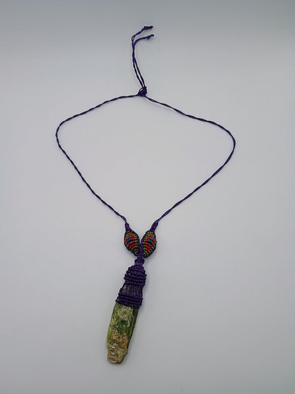 Macrame Necklace with Natural Green Stone, Hand-Woven Spiritual Amulet