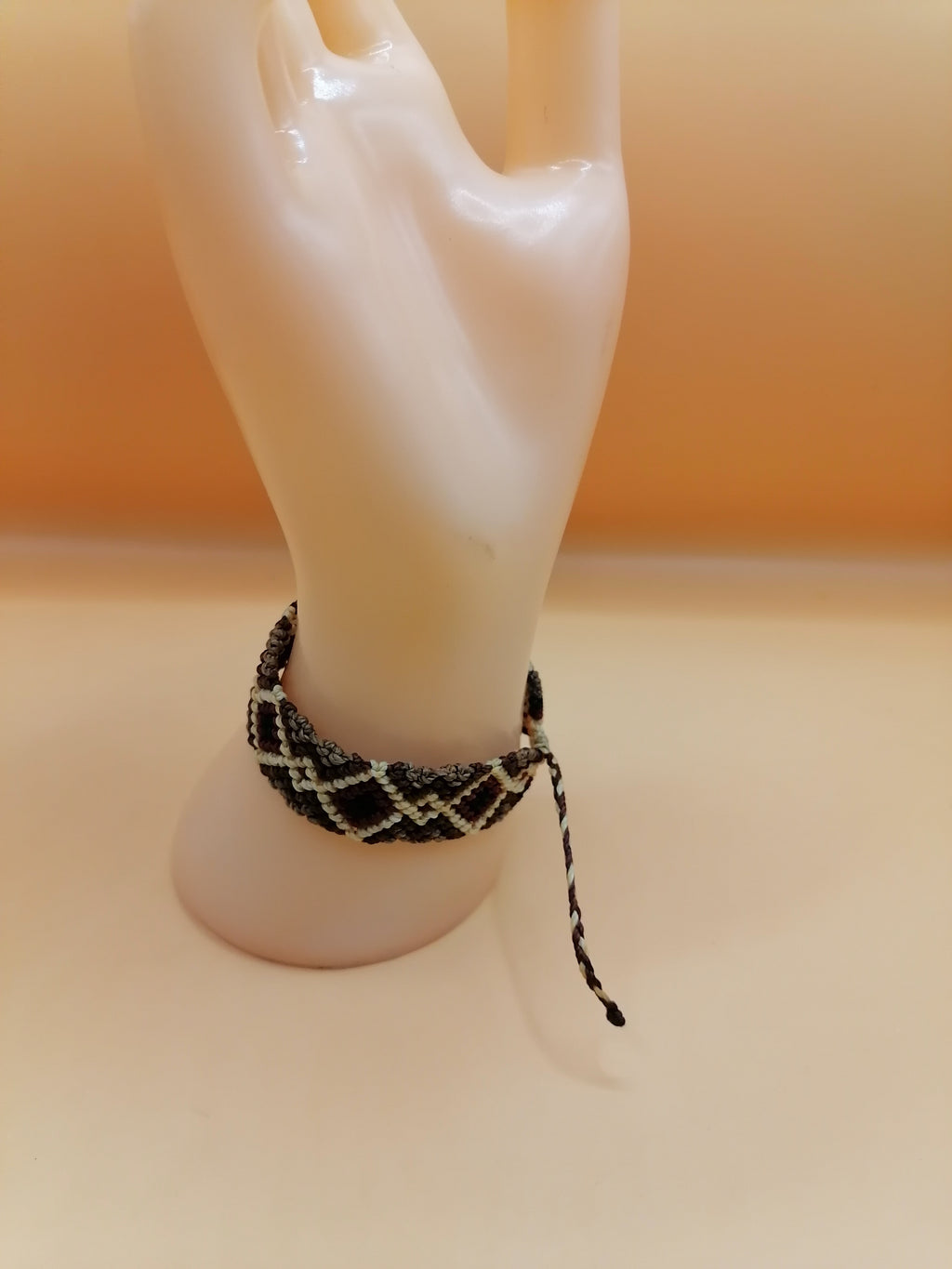 Macrame Thread Bracelet, Diamond Design, Peruvian Handicraft, Cusco