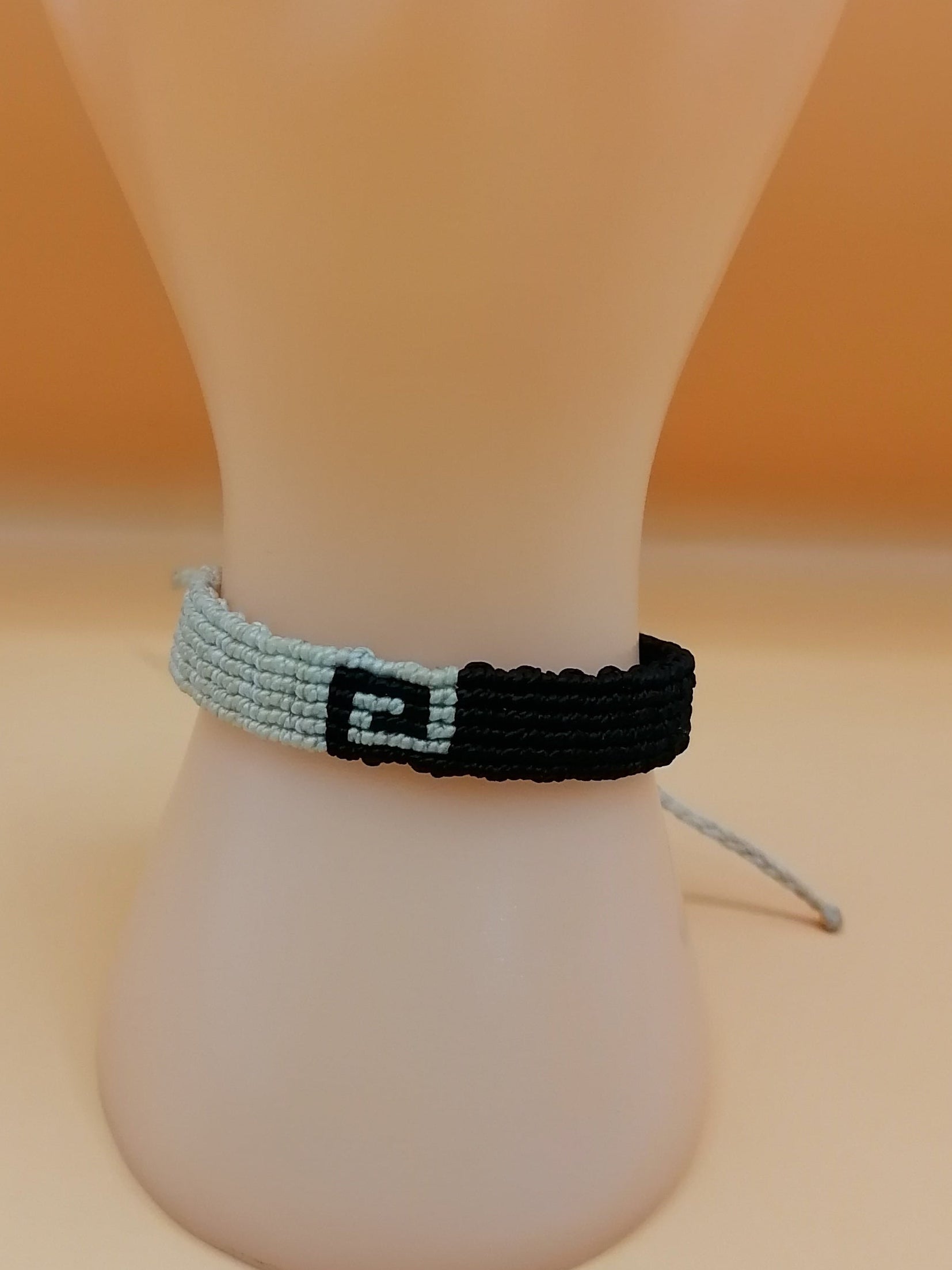 Unisex Two-Tone Macrame Bracelet with Geometric Maze Print