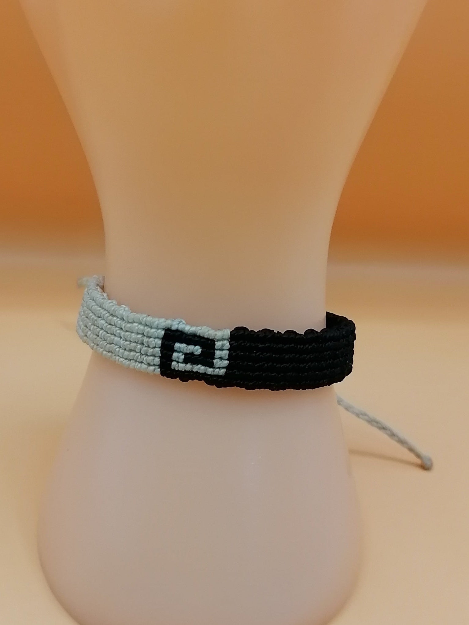 Unisex Two-Tone Macrame Bracelet with Geometric Maze Print