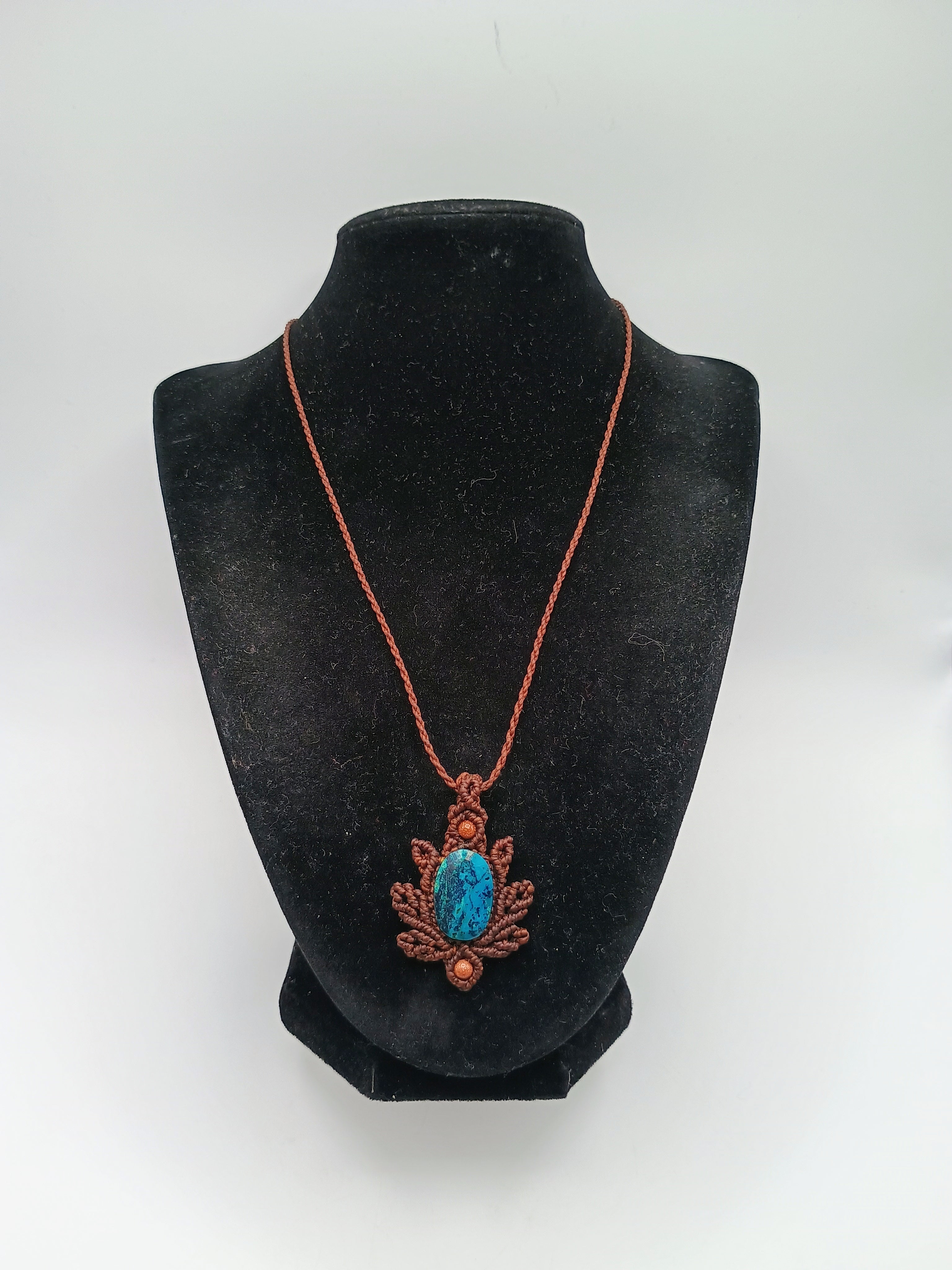 Unisex Necklace Woven in Macramé Thread Natural Stone Andean Crafts