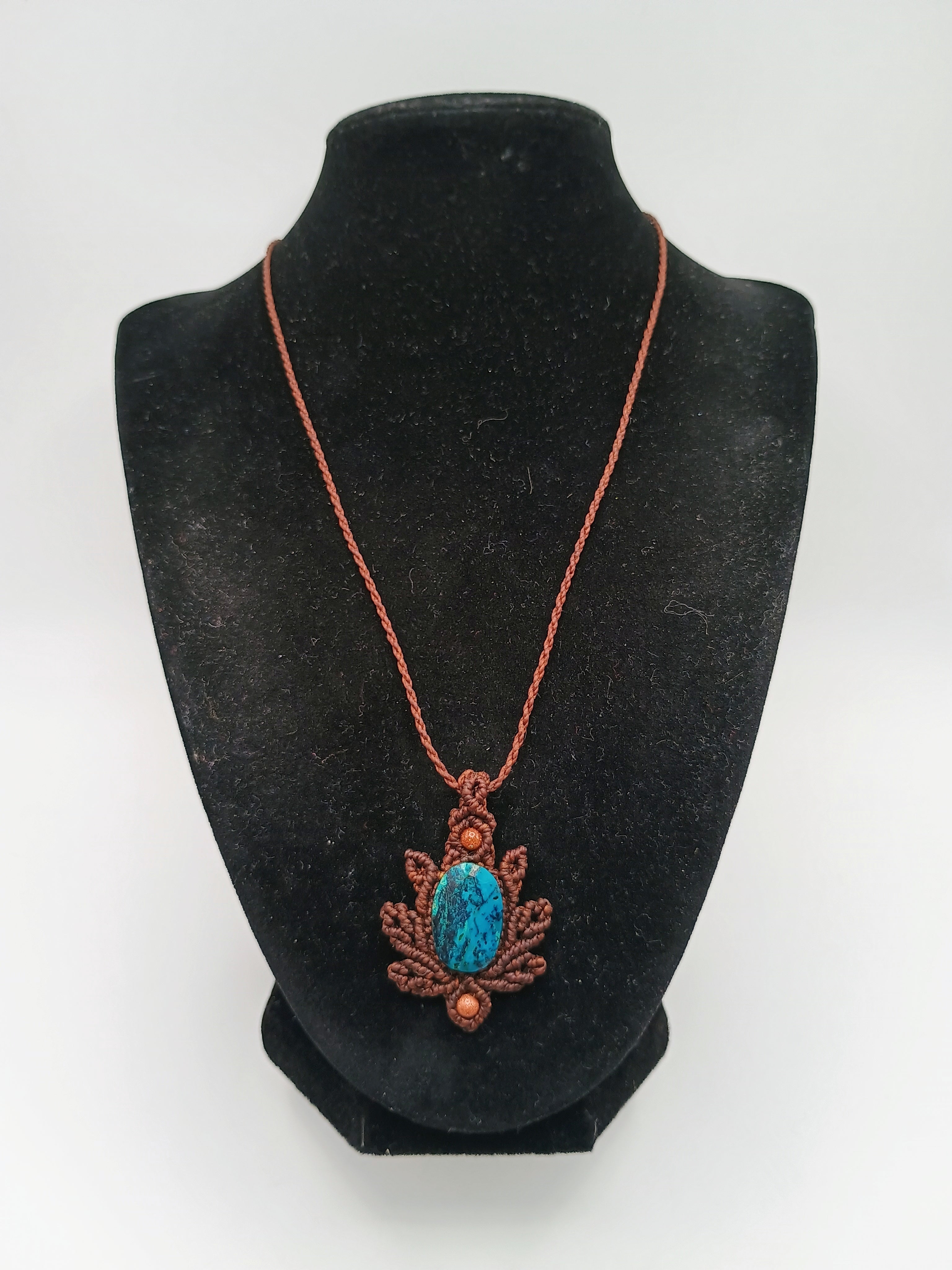 Unisex Necklace Woven in Macramé Thread Natural Stone Andean Crafts